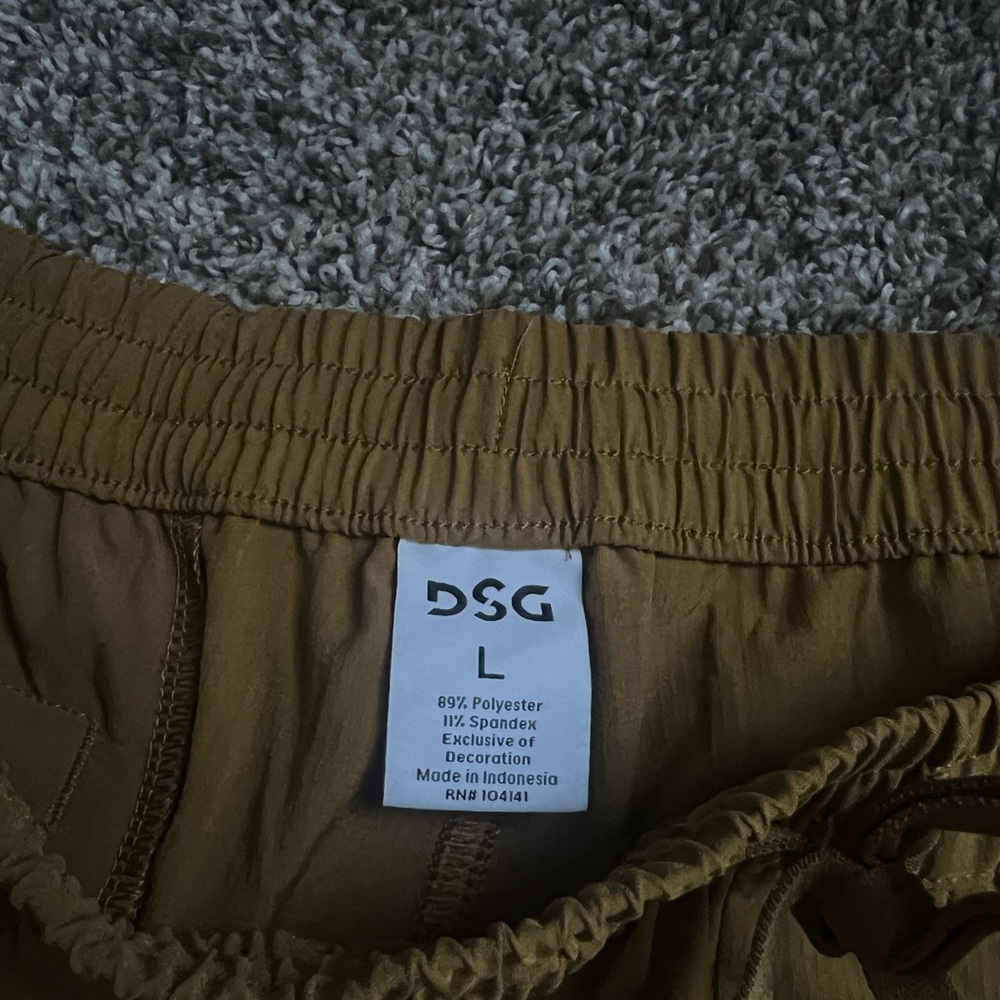DSG CARGO Pants size large tan